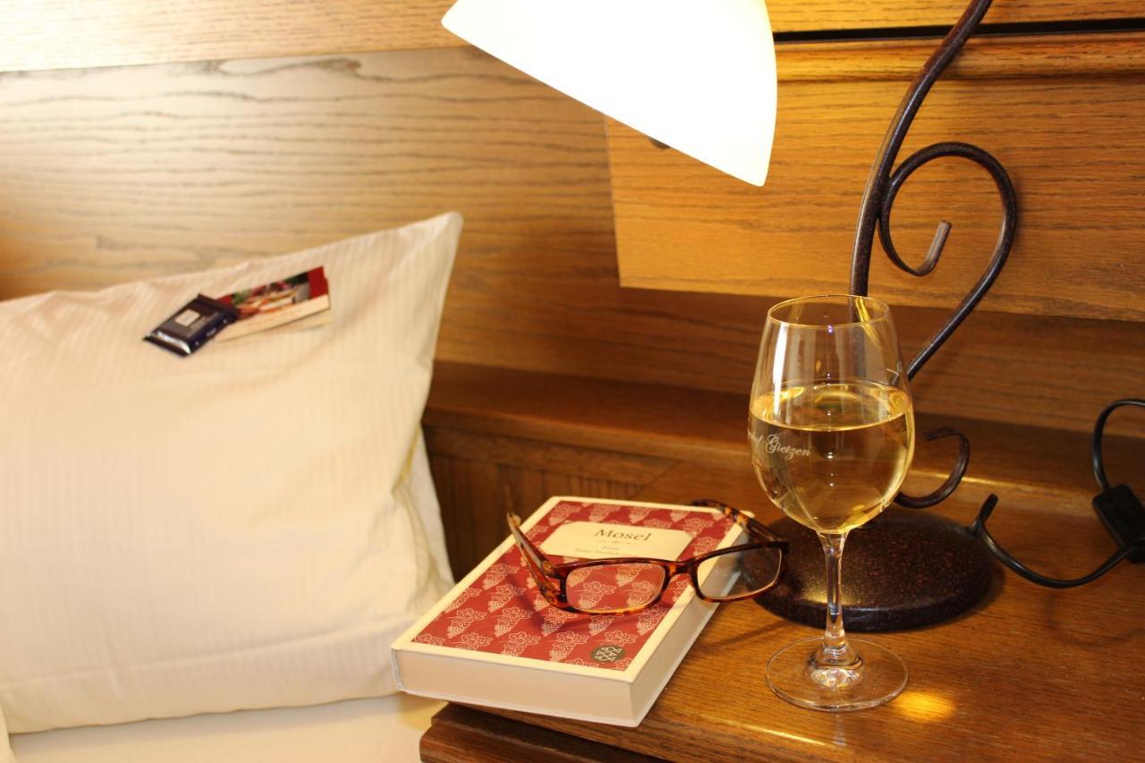 Winzerhof Gietzen Hotell Hatzenport Exteriör bild